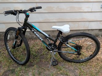 2 TREK Bikes