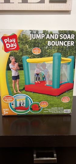 Play Day 6'4'' x 5'9'' x 5'7'' Jump and Soar Bouncer