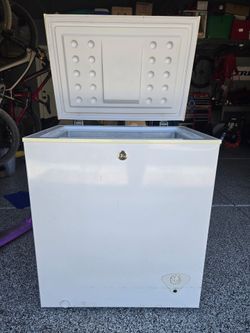 Deep Freezer 5.0 CU. FT