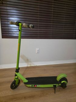 Razor E90 Electric Hub Motor Scooter