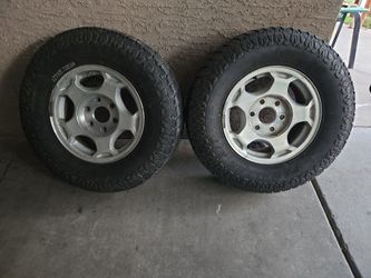 Good condition tire and wheel for  Chevrolet  Silverado (2)