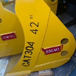 Mini Excavator Caterpillar CAT-303/304 Cleanup Bucket 42-inch width.