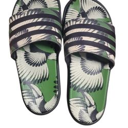 Adidas Size 7  Women's Adilette Platform Slide 
