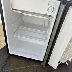 Small refrigerator 