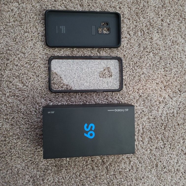 Galaxy S9 Box And Two Protective Case