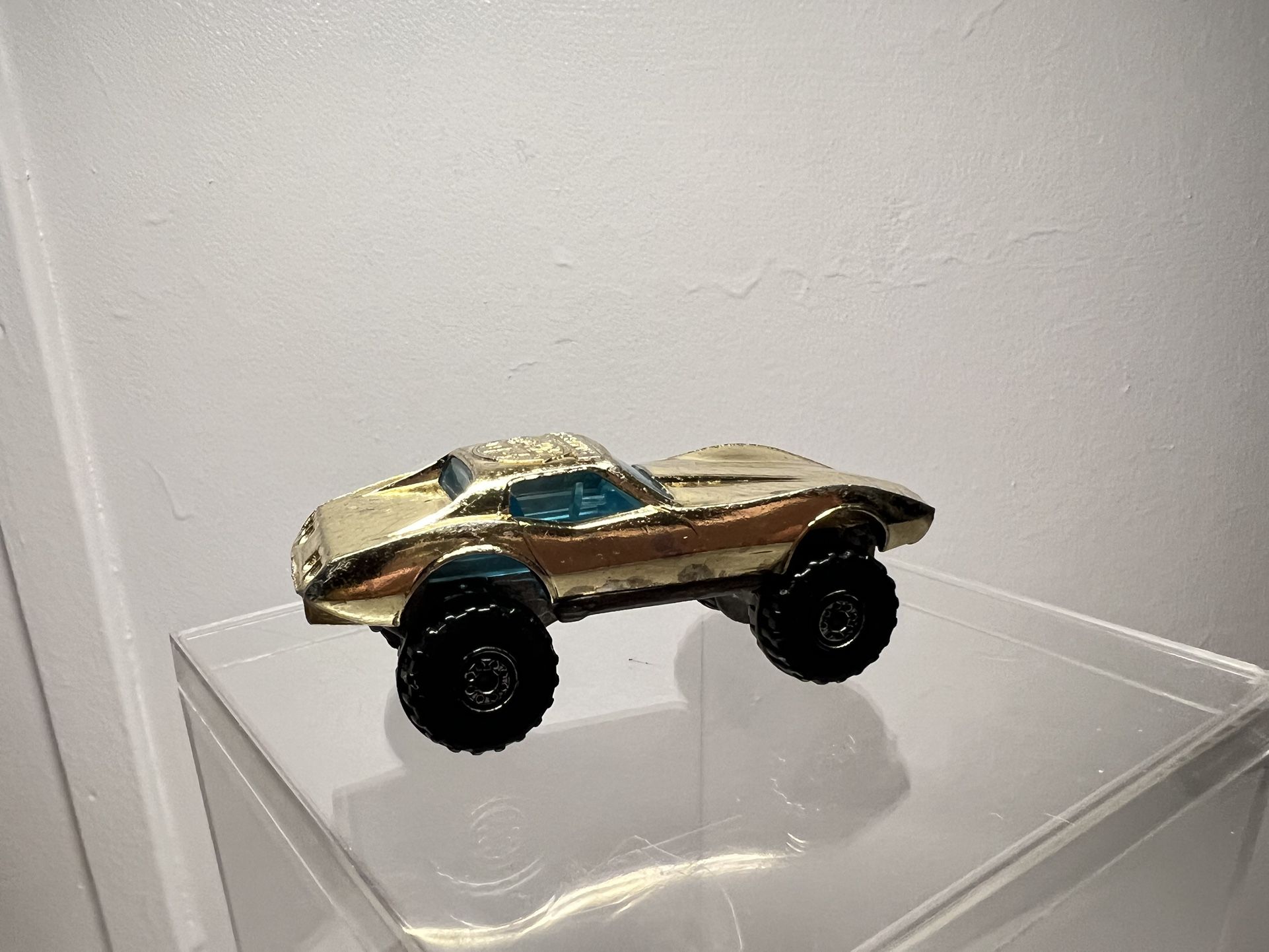 Hot Wheels HW 20th Anniversary Gold Corvette Stingray Toy Car Loose Vintage 1975 Hot Wheels