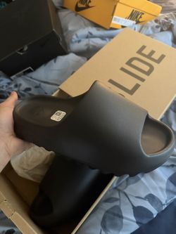 Yeezy Slide Size 7