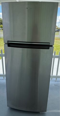 Whirlpool 28-inch Wide 18 Cu. Ft. Refrigerator