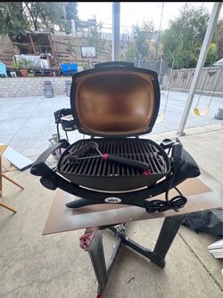 Weber Q 1400 Electric Grill. Portable grill