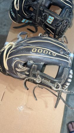 A1000 used infield glove 11.5 used