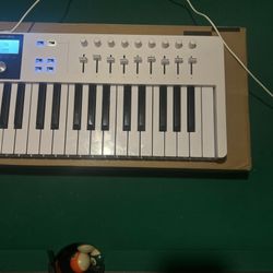 Arturia KeyLab Essential mk3 — 61 Key USB MIDI Keyboard Controller