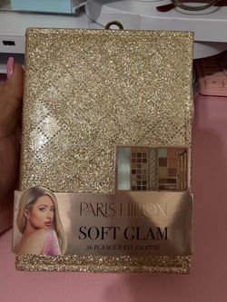 Paris Hilton Soft Glam 36 PC Face & Eye Palette