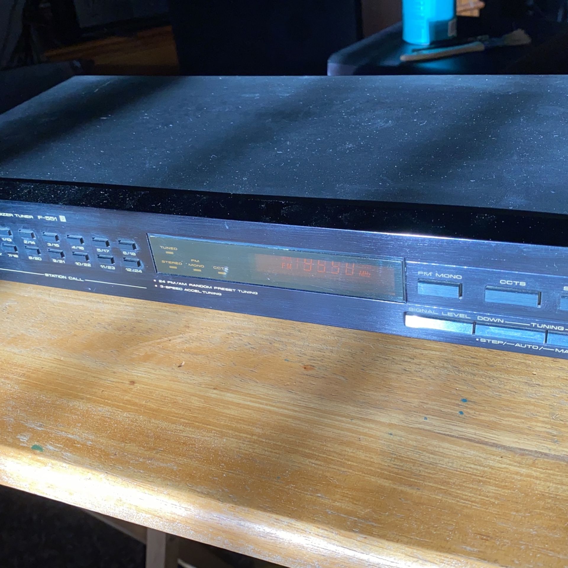 Pioneer Digital Synthesizer Tuner F-551