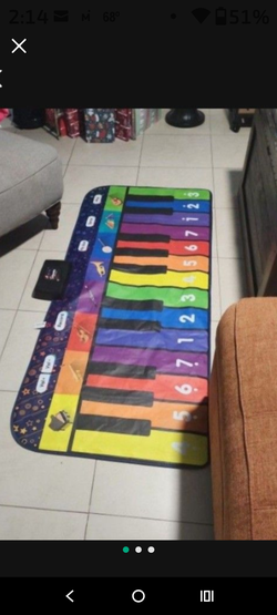 FLOOR PIANO  LIKE NEW!