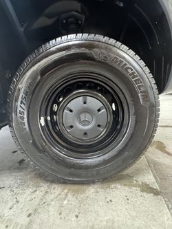 Mercedes Sprinter Wheels and Tires 