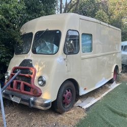 Pink Panther Sleeper Van 15,000$ Chevy Motor With 40k Miles 