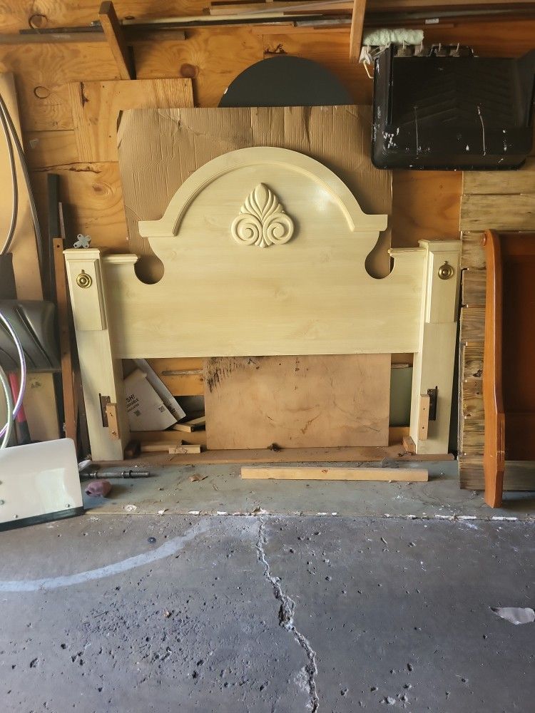 Queen Bed Frame ( Head and Foot Board Along With Side Brackets and Decor