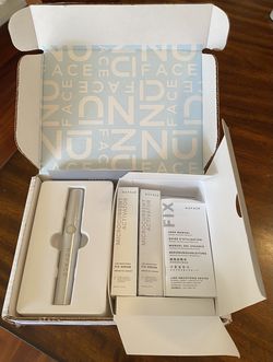 NuFACE The FIX Line Smoothing Device w/FIX Serum