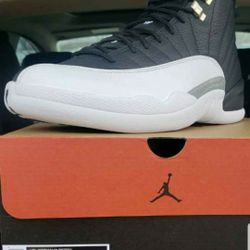 Jordan retro 12 PLAYOFFS size 11 ONLY $295 🔥🔥DM TO INQUIRE 🔥🔥