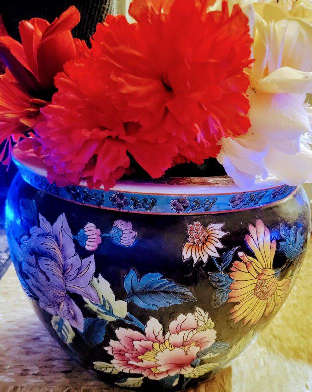 Rare Beautiful Ancient Chinese Flower Fishbowl 
