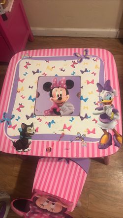 Minnie Mouse table