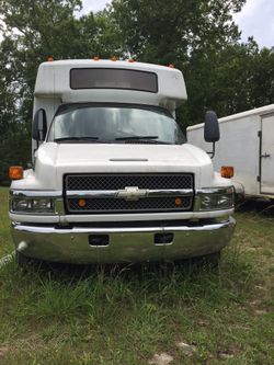 2008 Chevy C5500 Passenger Bus w/handicap access