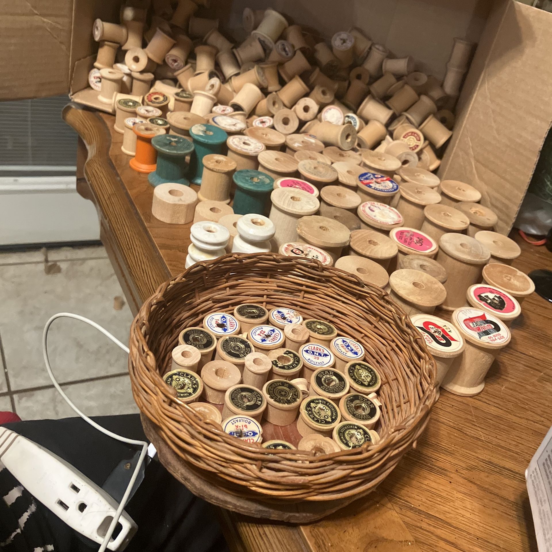 Vintage Empty Wooden Spools 302 Total