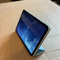 iPad Mini 6 With Case