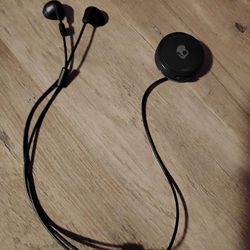 Skull candy clip headphones Bluetooth