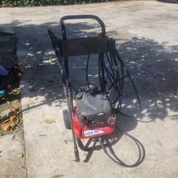 Briggs & Stratton 2300 PSI Pressure Washer 