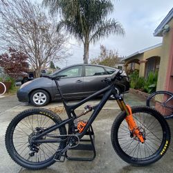 SANTA CRUZ NOMAD CARBON MTB