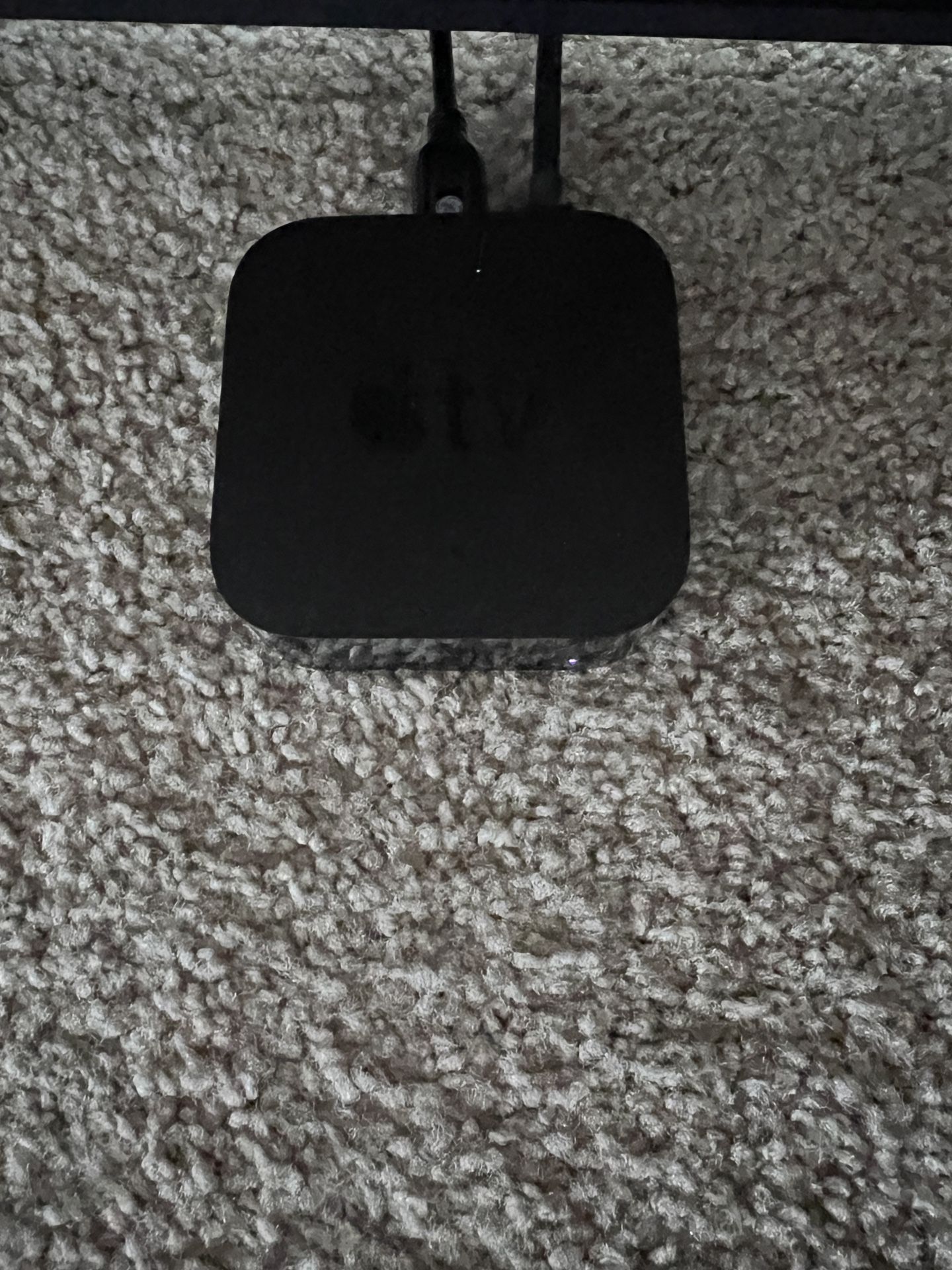 Apple TV (A1625) Streaming Device (32GB, 2nd Generation)