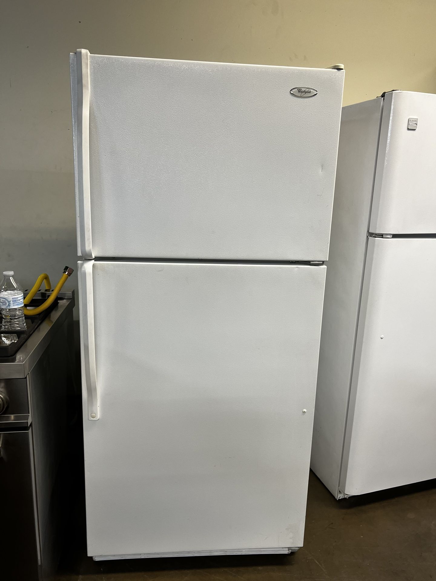 Whirlpool Apartment Size Top Freezer Refrigerator