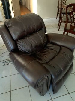 Leather Reclinable Couch [Single]