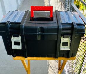 Plastic toolbox