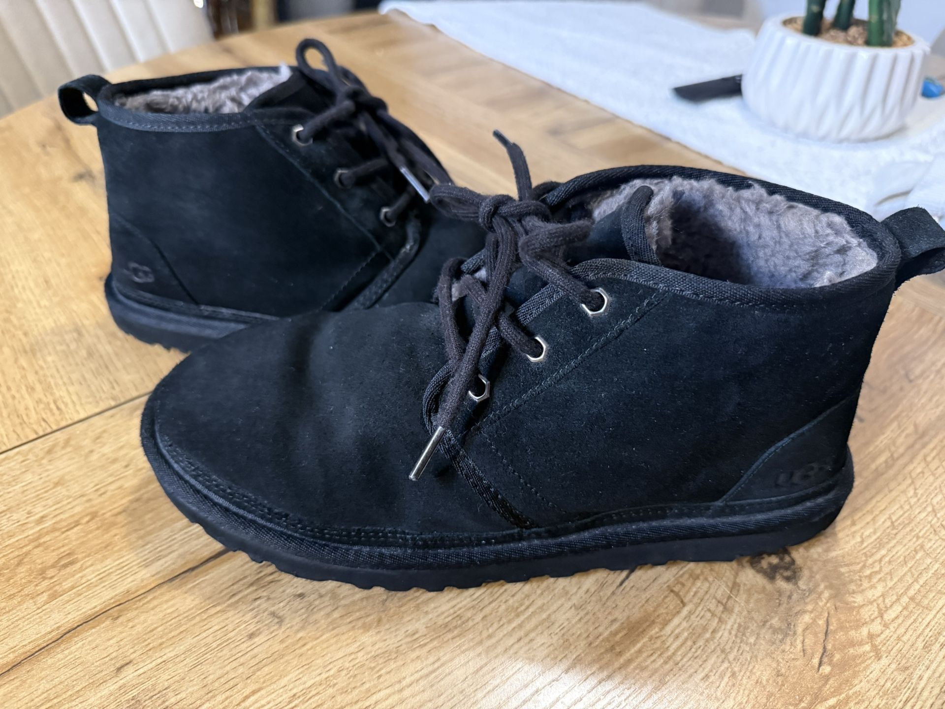 UGG Men’s Boots – Black – Size 9