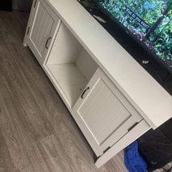 White tv Stand 