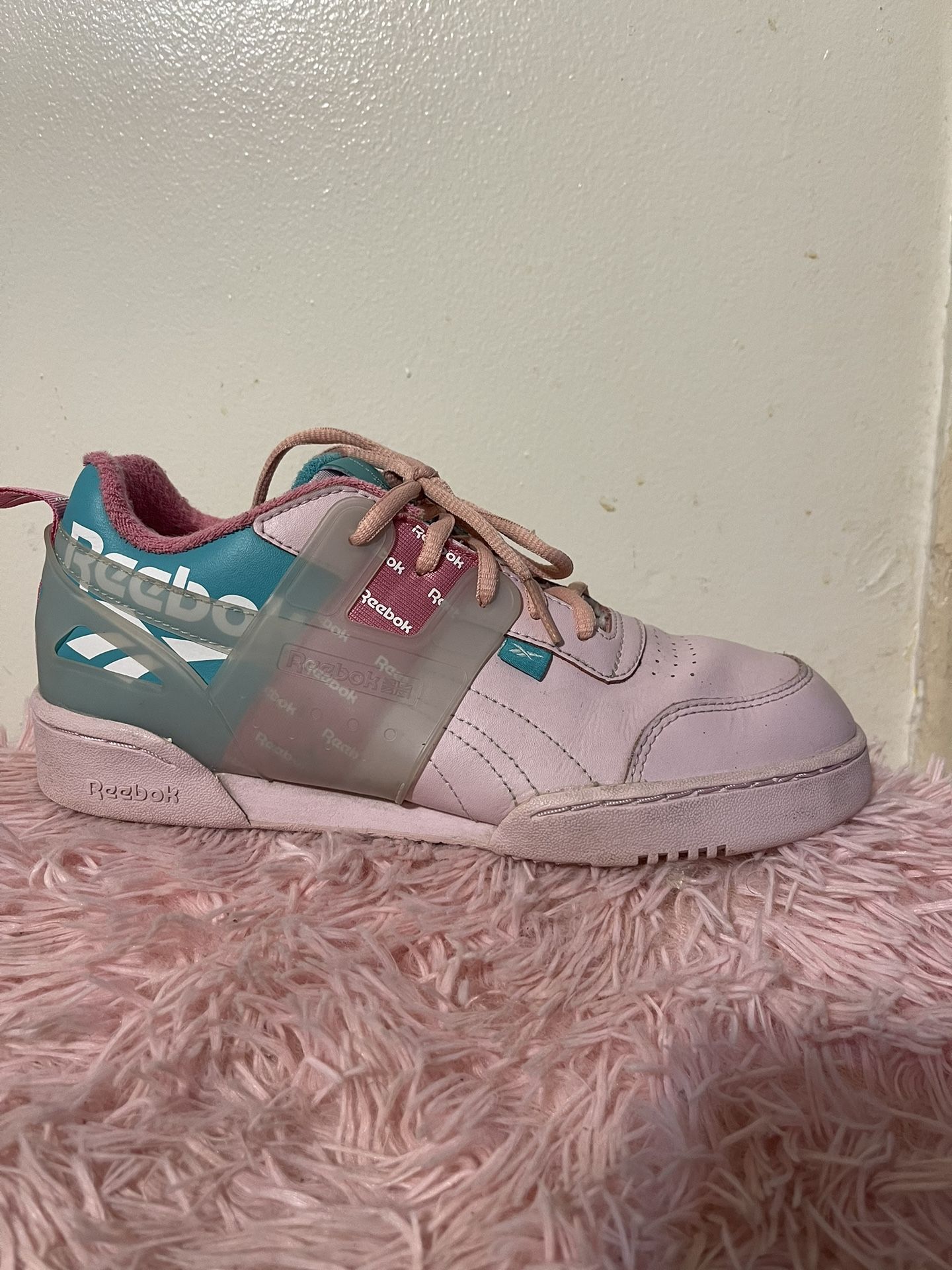 Reebok Workout Girls’ Junior Shoes Translucent Pink/Teal Size 6 (38)