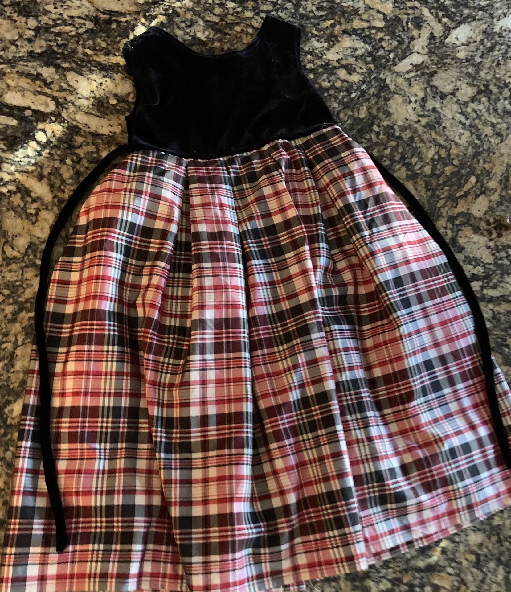 Girl’s Holiday Dress Size 6