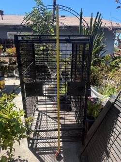 Hexagonal X-Large bird 🦅 cage , w: 30 inch, H: 70 inches ,Heavy -Duty , $150 cash , no trade