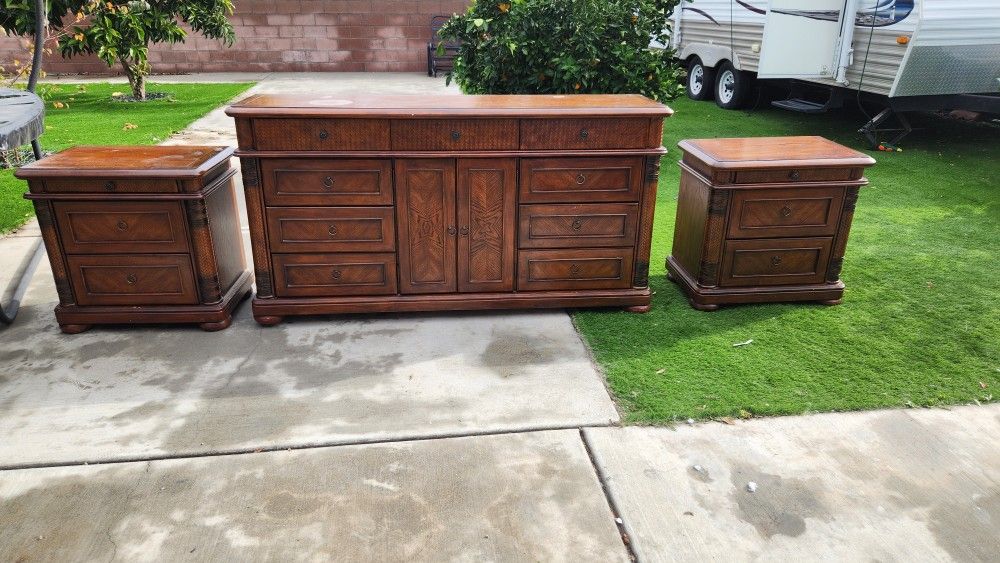mueble para ropa vendo juntos o separados 130 el grande y 50 cada uno d los pequeyos