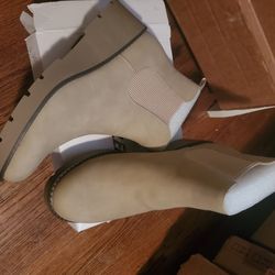 Ladies shoes Size 8/9