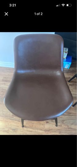 4 brown counter bar stools