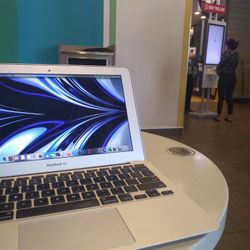 Apple MacBook Air 11" Intel  Charger Included