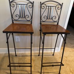 Wrought iron bar stools with Solid wood seats