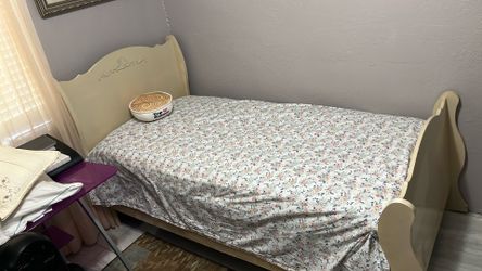 Twin bed with mattress