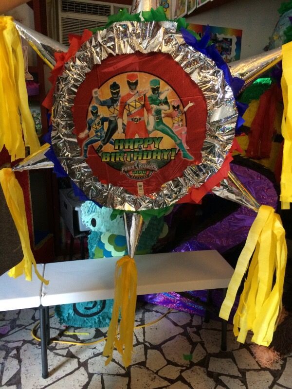 Power ranger Dino charge piñata