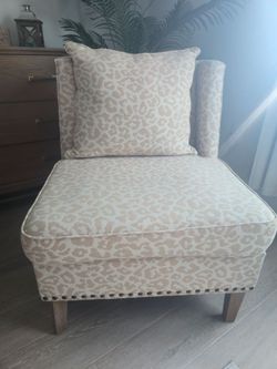 Accent chair