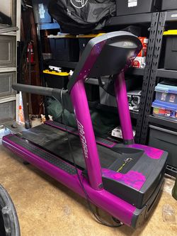 Life fitness treadmill CLST