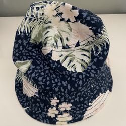 GIRLS BRAND NEW ROXY BUCKET HAT